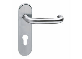 Deurkruk Rond brandvertragend met stift 9x9mm op schild verdekt ovaal 176x46mm profielcilindergat 72mm rvs