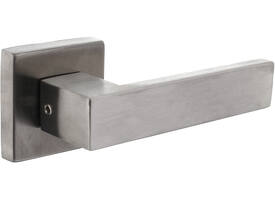 Deurkruk Amsterdam met rozet massief verdekt 53x53x10mm met nokken rvs