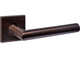 Deurkruk Q 04 op rozet verdekt 53x53x6mm PVD brons
