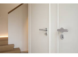 Olivari sleutelrozet rond 51x5mm met nokken en doorgaande bevestiging Chroom mat