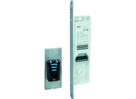 E-lezer RVS RFID voor inbouw  in smal profiel stalen kozijn,met losse elektronica voor inbouw met een voorplaat van 20x230mm. Buitenmaat lezer 38 x 100 x 3,5 (BxHxD) en kast v.d. elektronica 45 x 163 x 16,5 mm (BxHxD)