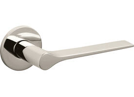 Olivari deurkruk Lama L + ronde geveerde rozet 51x5mm met nokken en doorgaande bevestiging Nikkel titaan PVD