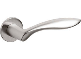 Olivari deurkruk Onda + ronde geveerde rozet 51x5mm met nokken en doorgaande bevestiging RVS mat titaan PVD