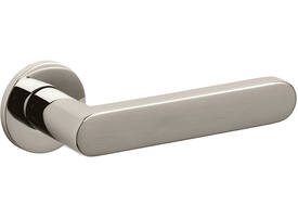 Olivari deurkruk Link + ronde geveerde rozet 51x5mm met nokken en doorgaande bevestiging Nikkel titaan PVD