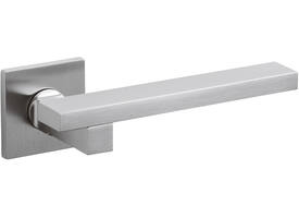 Olivari deurkruk Space Q + vierkant geveerde rozet 51x5mm met nokken en doorgaande bevestiging Chroom mat