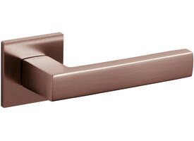 Olivari deurkruk Planet Q + vierkant geveerde rozet 51x5mm met nokken en doorgaande bevestiging Brons mat titaan PVD