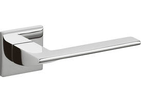 Olivari deurkruk Trend + vierkant geveerde rozet 51x5mm met nokken en doorgaande bevestiging Chroom