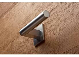 Olivari deurkruk Euclide Q + vierkant geveerde rozet 51x5mm met nokken en doorgaande bevestiging Chroom mat