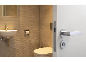 Olivari deurkruk Icona + ronde geveerde rozet 51x5mm met nokken en doorgaande bevestiging Chroom mat