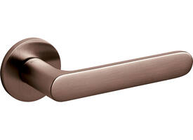 Olivari deurkruk Icona + ronde geveerde rozet 51x5mm met nokken en doorgaande bevestiging Brons mat titaan PVD