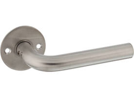 Deurkruk Gatdeel, L-model 18mm voor 8mm stift, vastdraaibaar op rozet Ø55mm met 2 schroefgaten h.o.h 38mm
