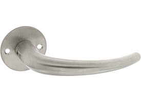 Deurkruk Gatdeel, Sabel model voor 8mm stift, vastdraaibaar op rozet Ø55mm met 2 schroefgaten h.o.h 38mm